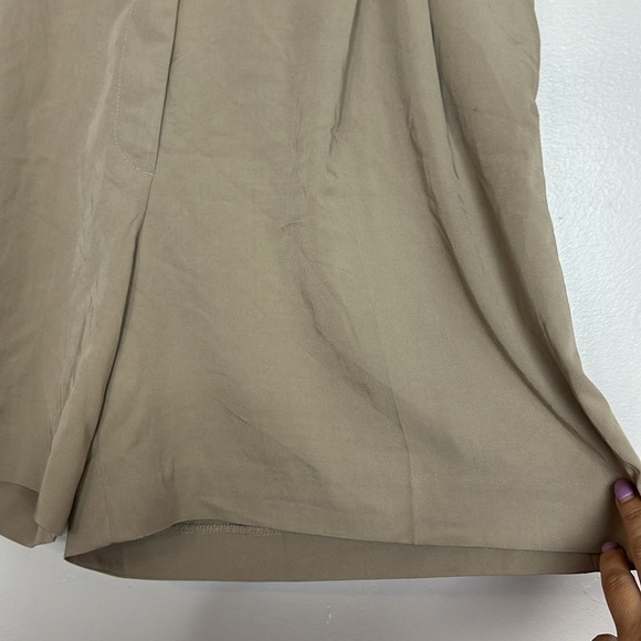 H&M Pleated Front Flowy Wide Leg High Rise Trouser Style Tan Shorts - Picture 4 of 6